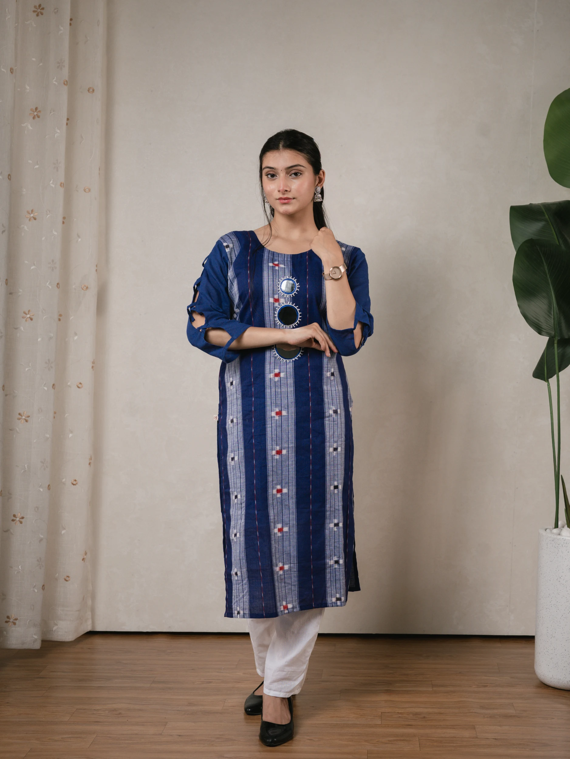 Mirror/Embroidery Kurties