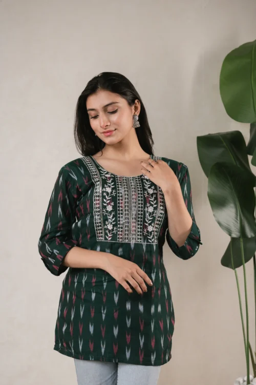 SA Sequence Thread Work short Kurti – Green