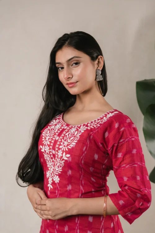 SA Thread Floral Work Short Sambalpuri Kurti – Pink