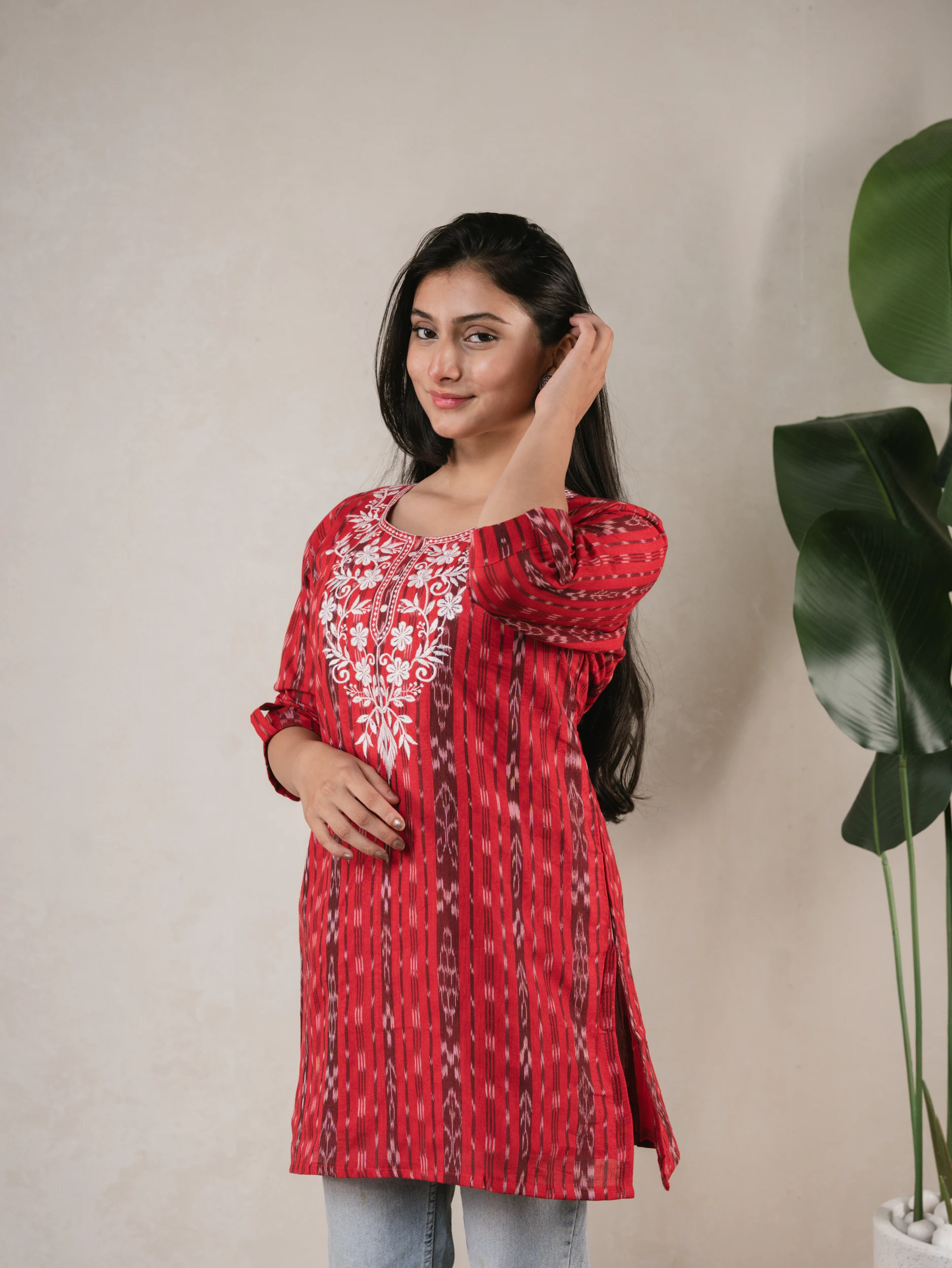 SA Thread Floral Work Short Sambalpuri Kurti – Red